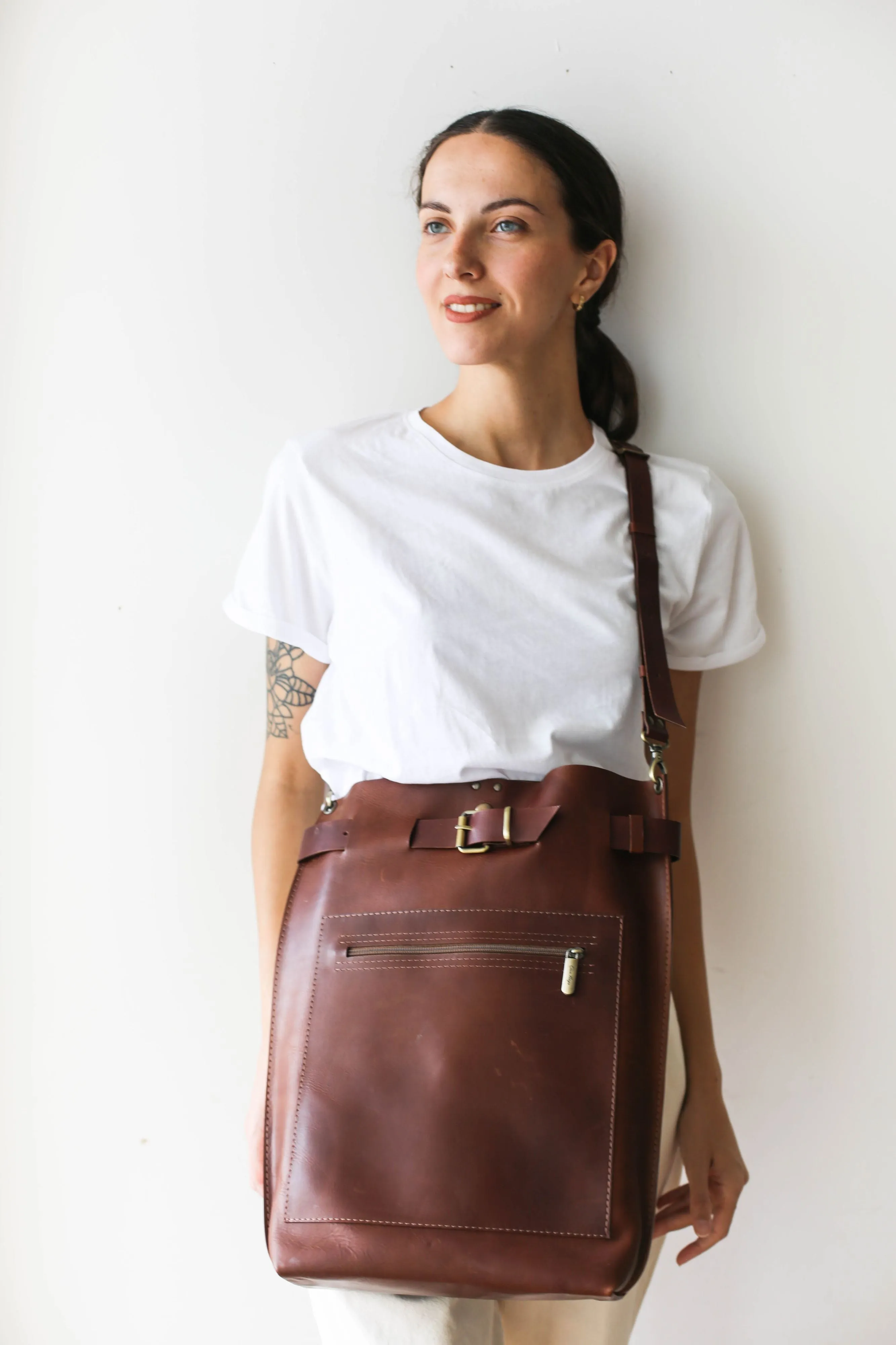 Brown Large Leather Backpack w/Front Zipper Pocket